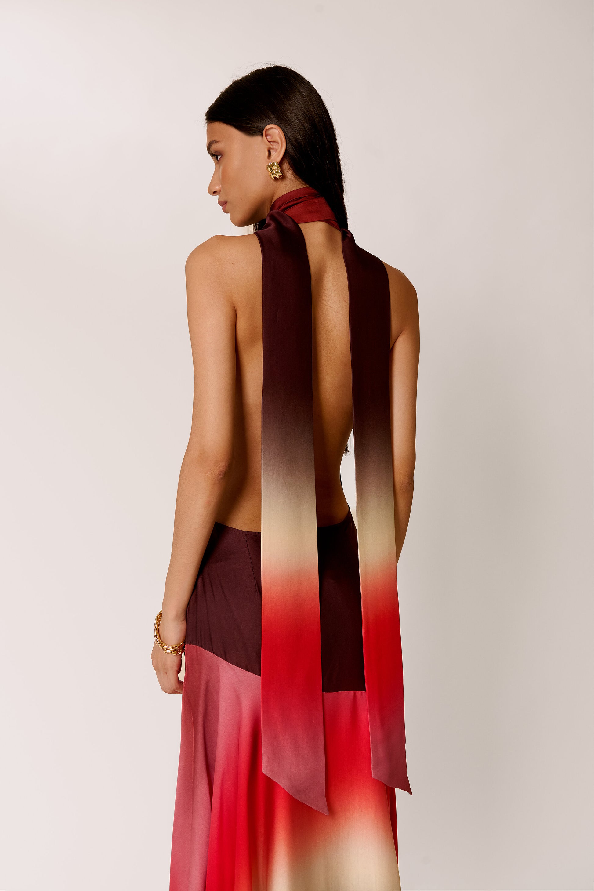 OMBRE MAXI DRESS WITH DRAPED NECKLINE
DEWI IN FARASHA