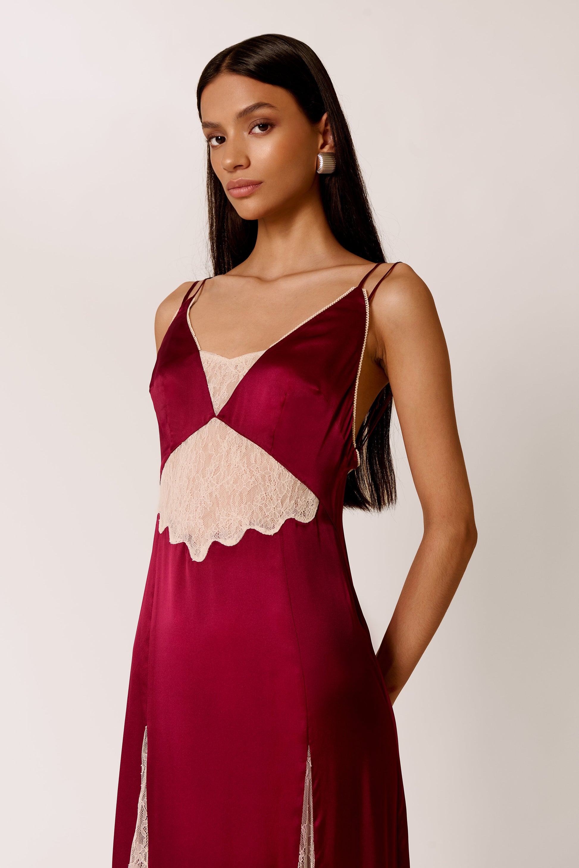 BURGUNDY MIDAXI DRESS WITH LACE PANELS 
ALCAZAR IN MADDER